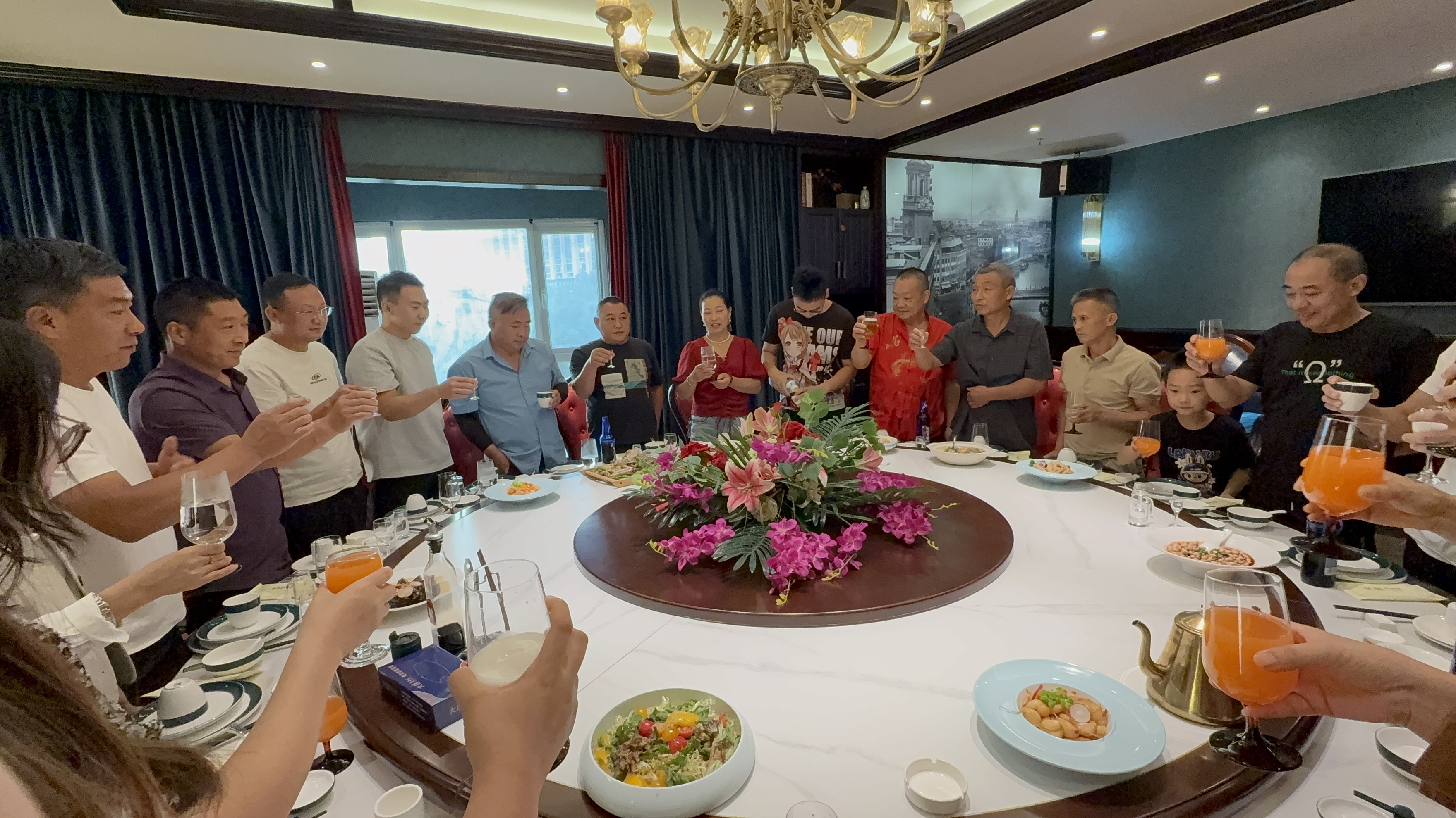 凝心聚力，共筑未来——记公司8月团建聚餐活动